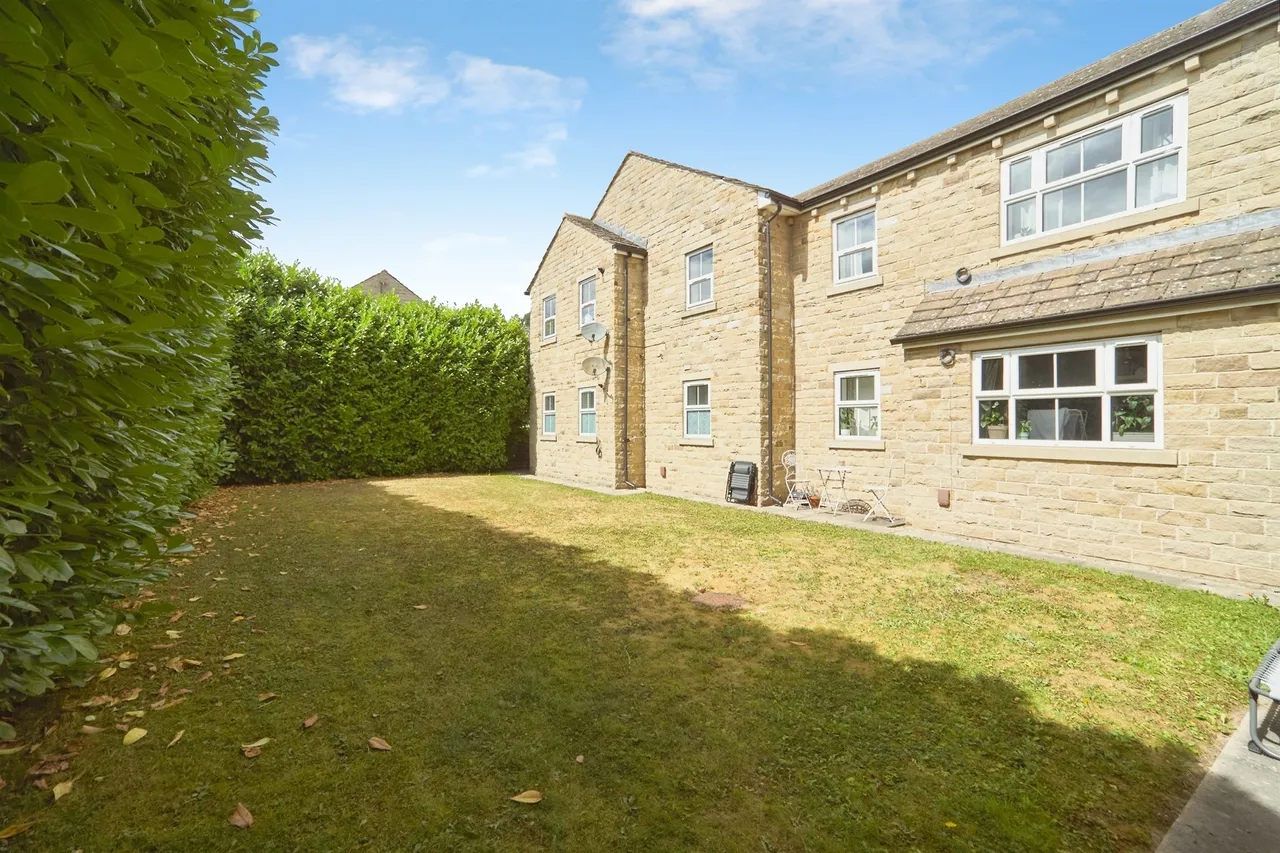 1 bed flat for sale — Rodley Lane, Rodley, LEEDS