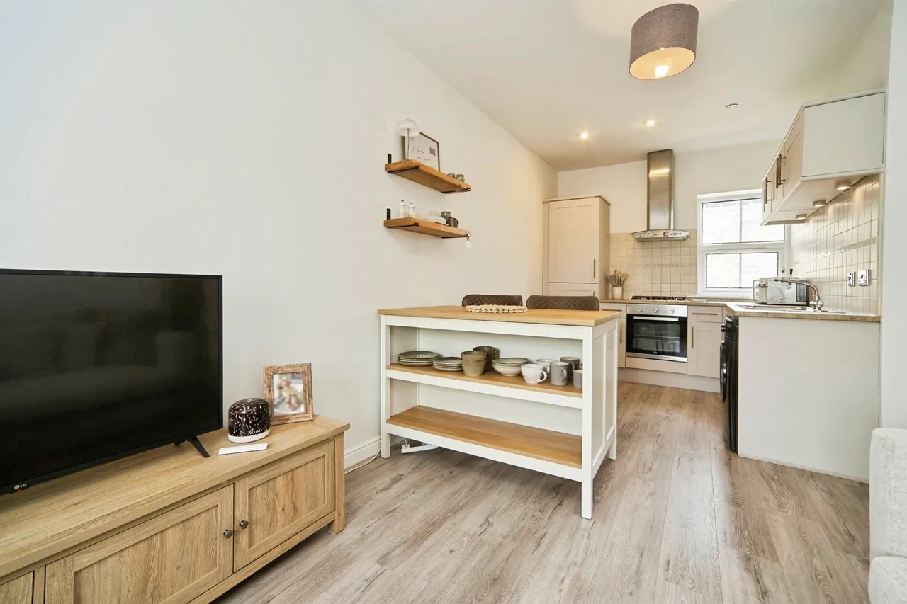 Rodley Lane, Rodley, LEEDS, photo 3