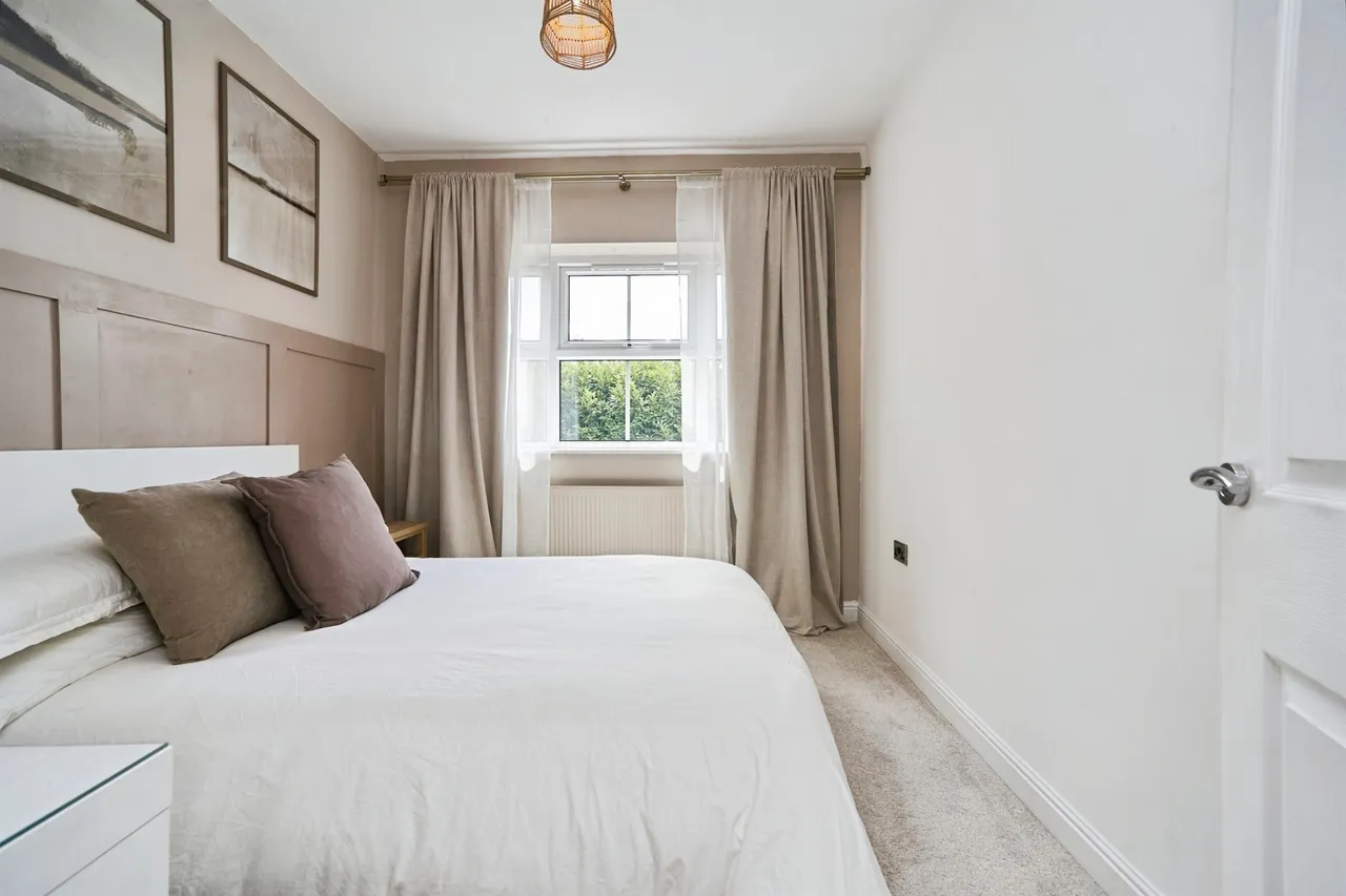 Rodley Lane, Rodley, LEEDS, photo 10