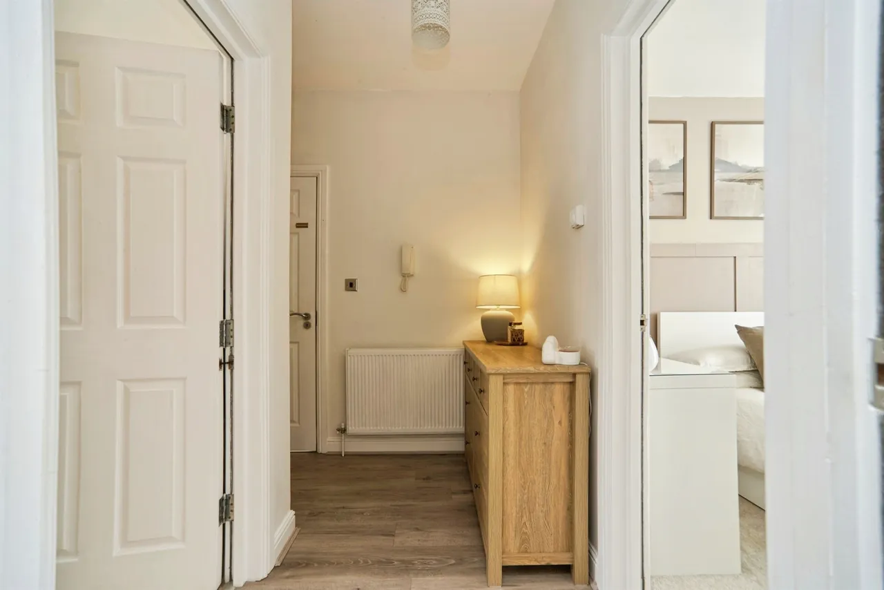 Rodley Lane, Rodley, LEEDS, photo 12