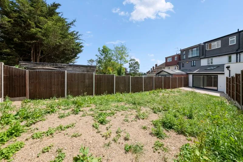 Gonville Crescent, Northolt, photo 18