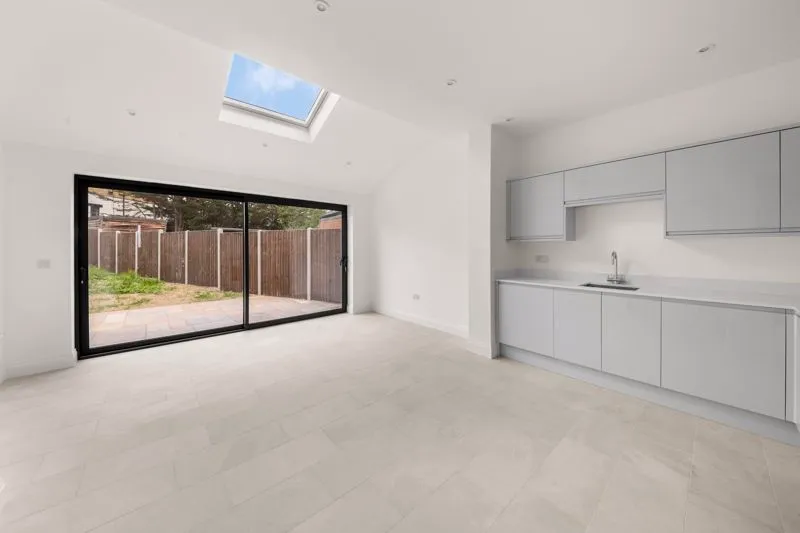 Gonville Crescent, Northolt, photo 10