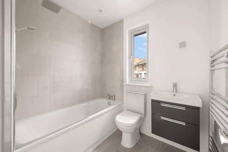 Gonville Crescent, Northolt, photo 7
