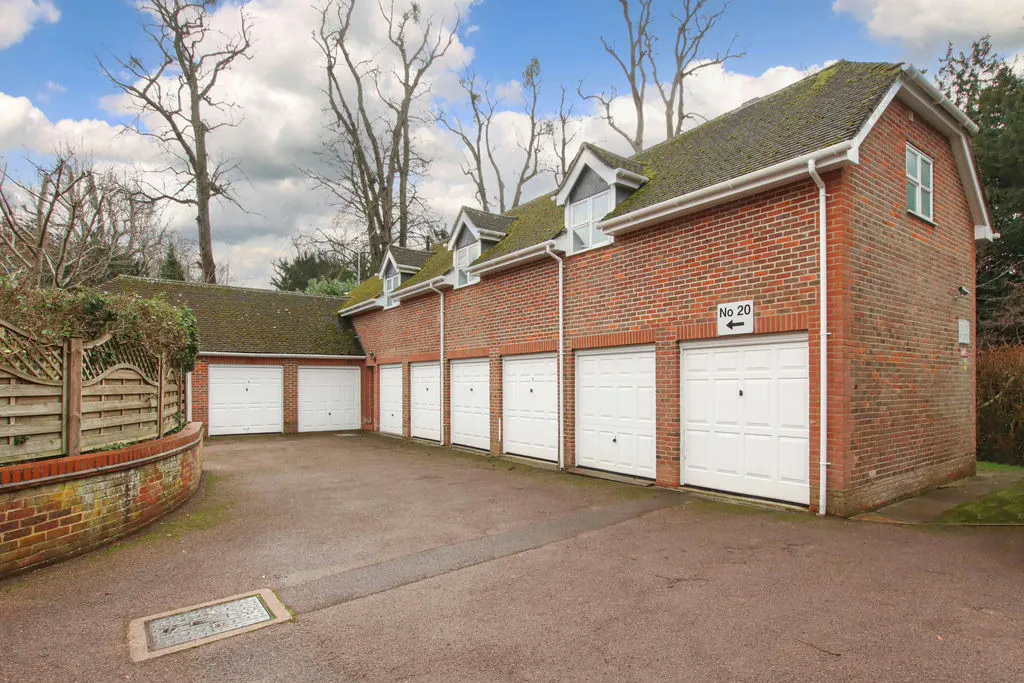 Dunsley Place, Tring, Hertfordshire, HP23 6JL, photo 12