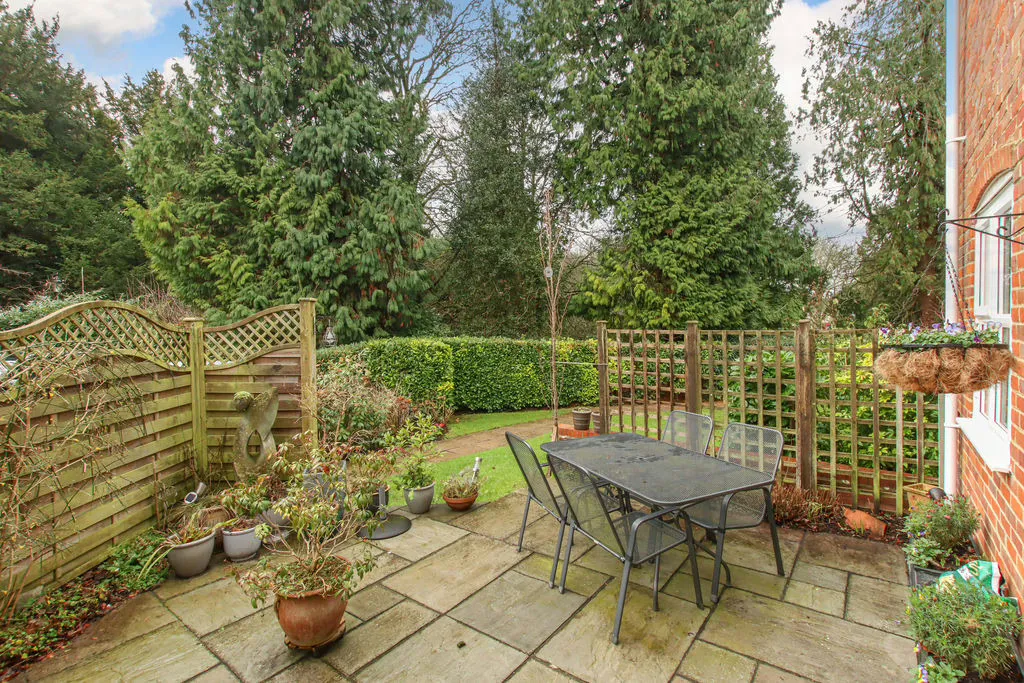 Dunsley Place, Tring, Hertfordshire, HP23 6JL, photo 4