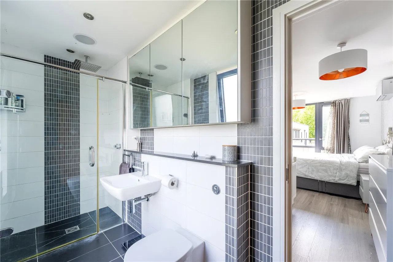Fallow Place, Teddington, TW11 8GW, photo 9