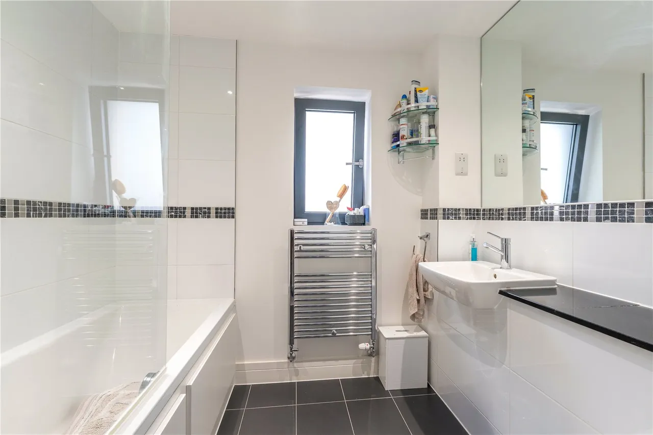 Fallow Place, Teddington, TW11 8GW, photo 10