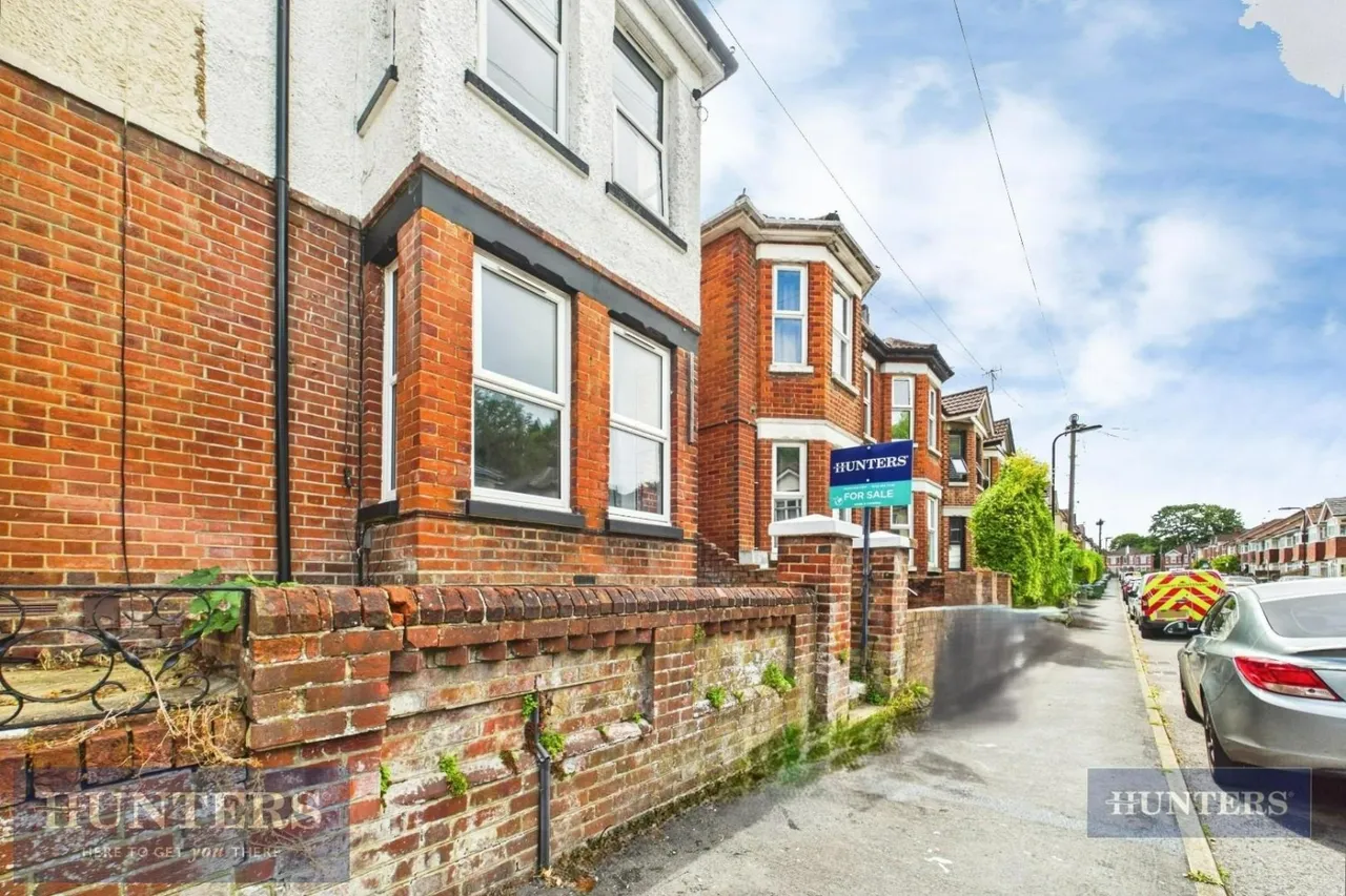3 bed house for sale — Burlington Road, Southampton, SO15