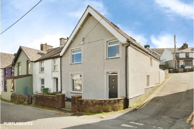 3 bed house for sale, Goodman Street, Caernarfon, LL55