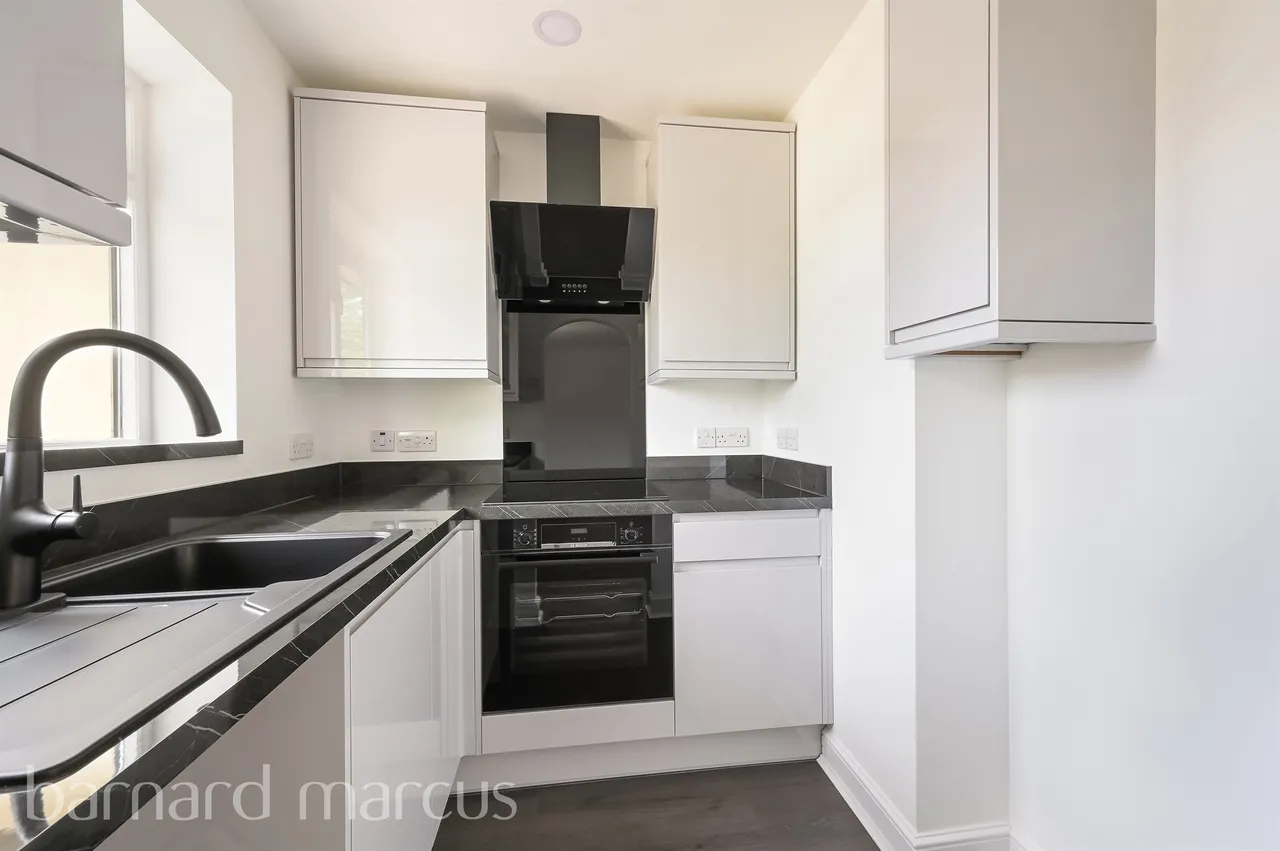 Springfield Place, NEW MALDEN, photo 7