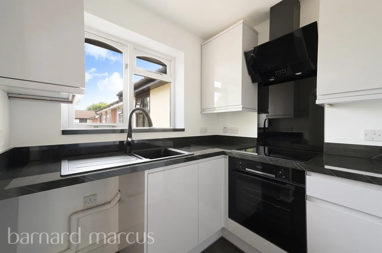 Springfield Place, NEW MALDEN, photo 6