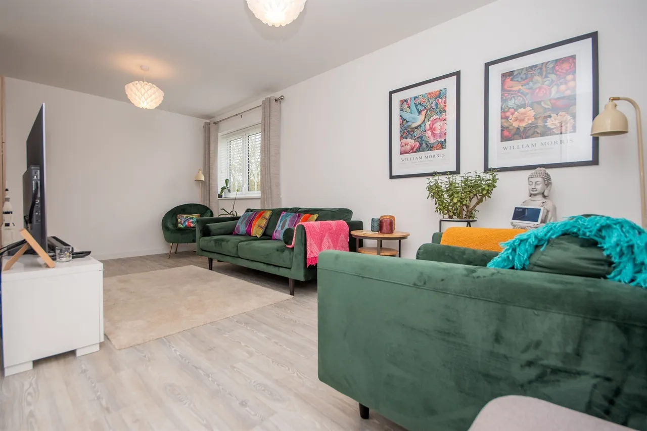 Periwinkle Gardens, Kettering, NN14, photo 2