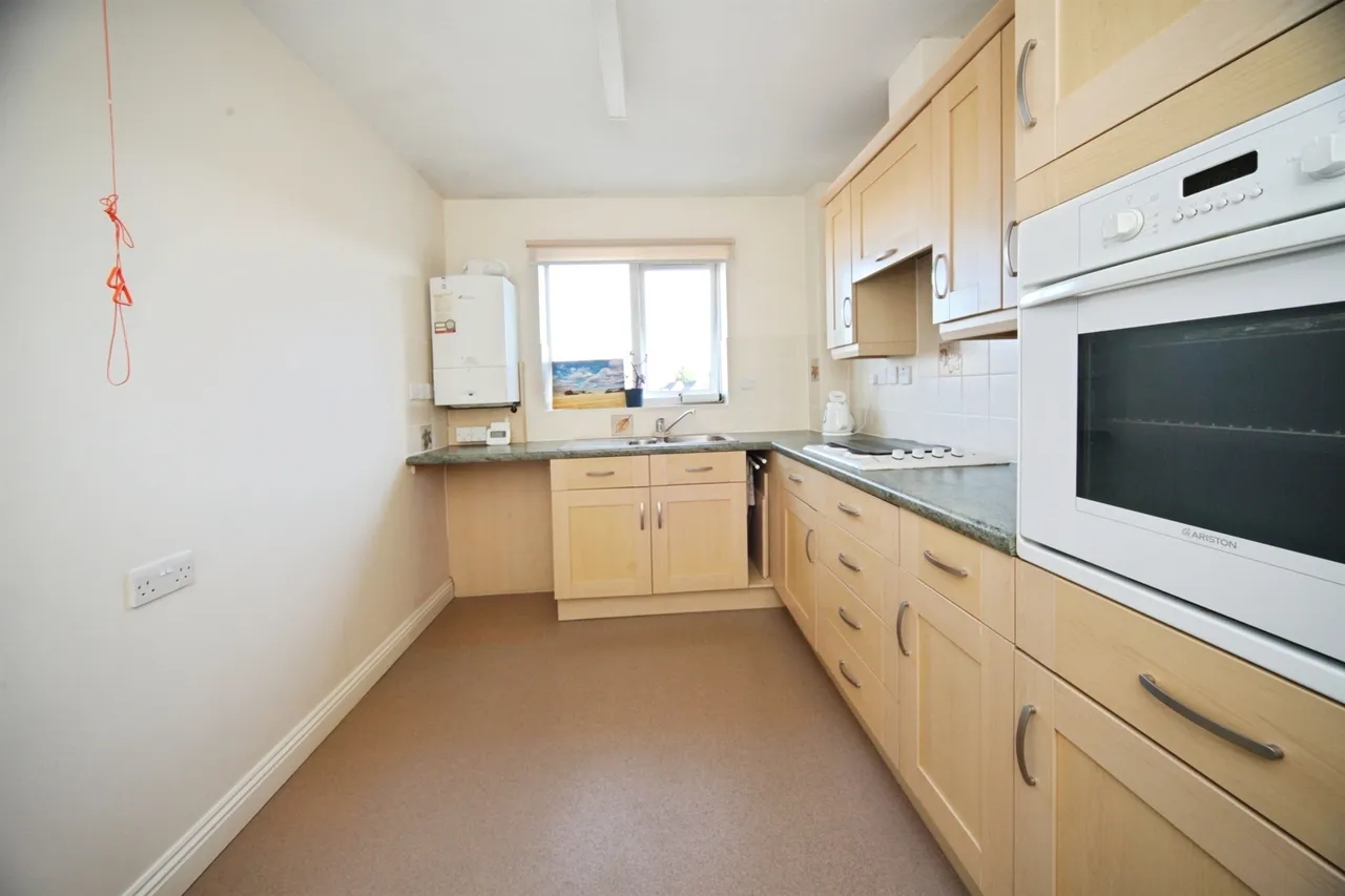 Hancock Drive, Luton, photo 10