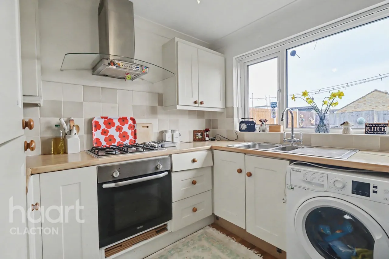Virginia Close, Clacton-On-Sea, CO15, photo 4