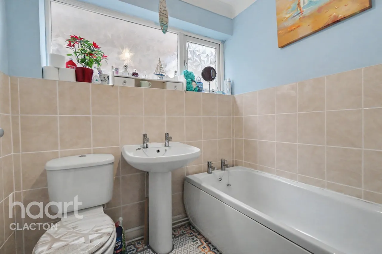 Virginia Close, Clacton-On-Sea, CO15, photo 6