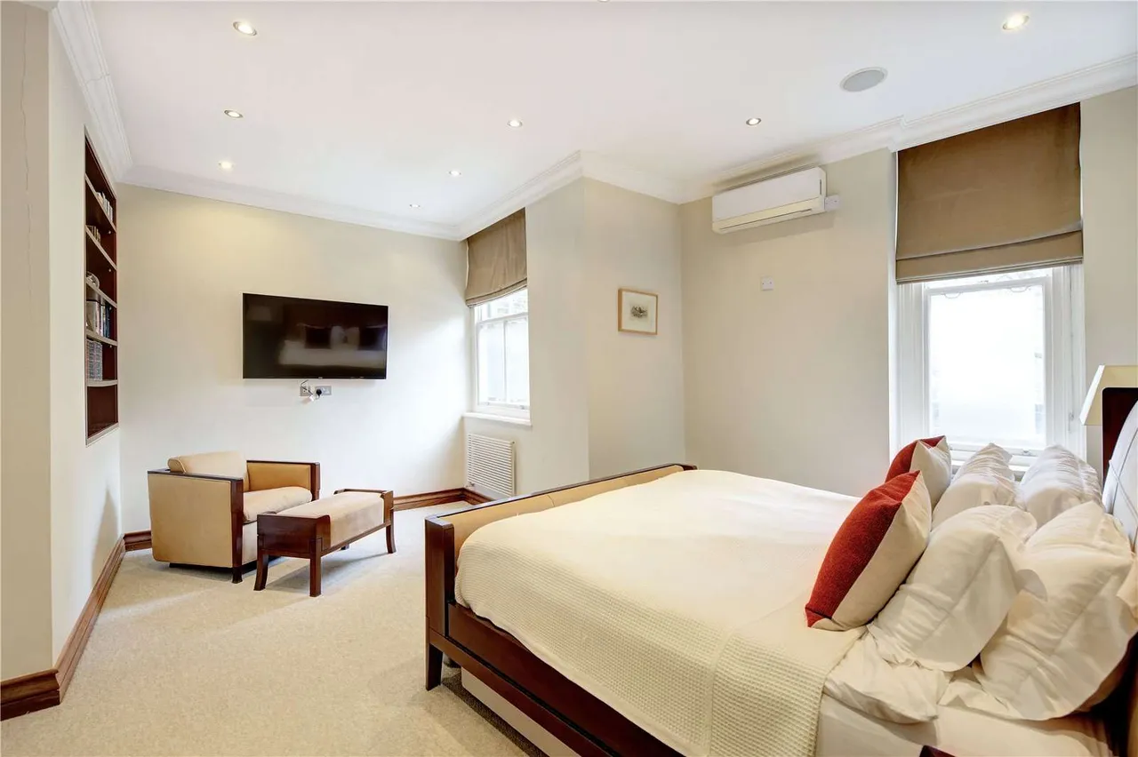 Cadogan Court, Draycott Avenue, London, SW3 3BX, photo 4
