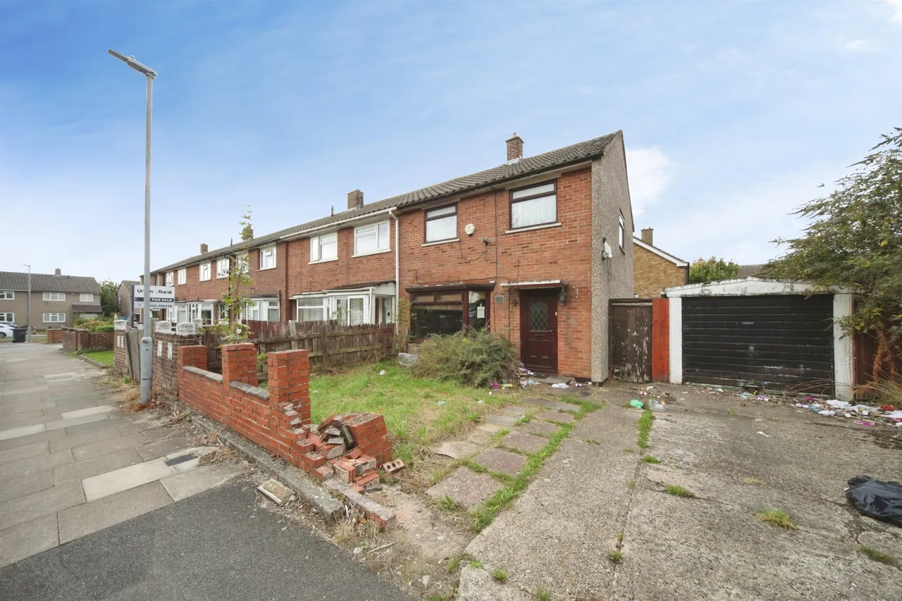 2 bed house for sale, Regis Road, Luton, LU4