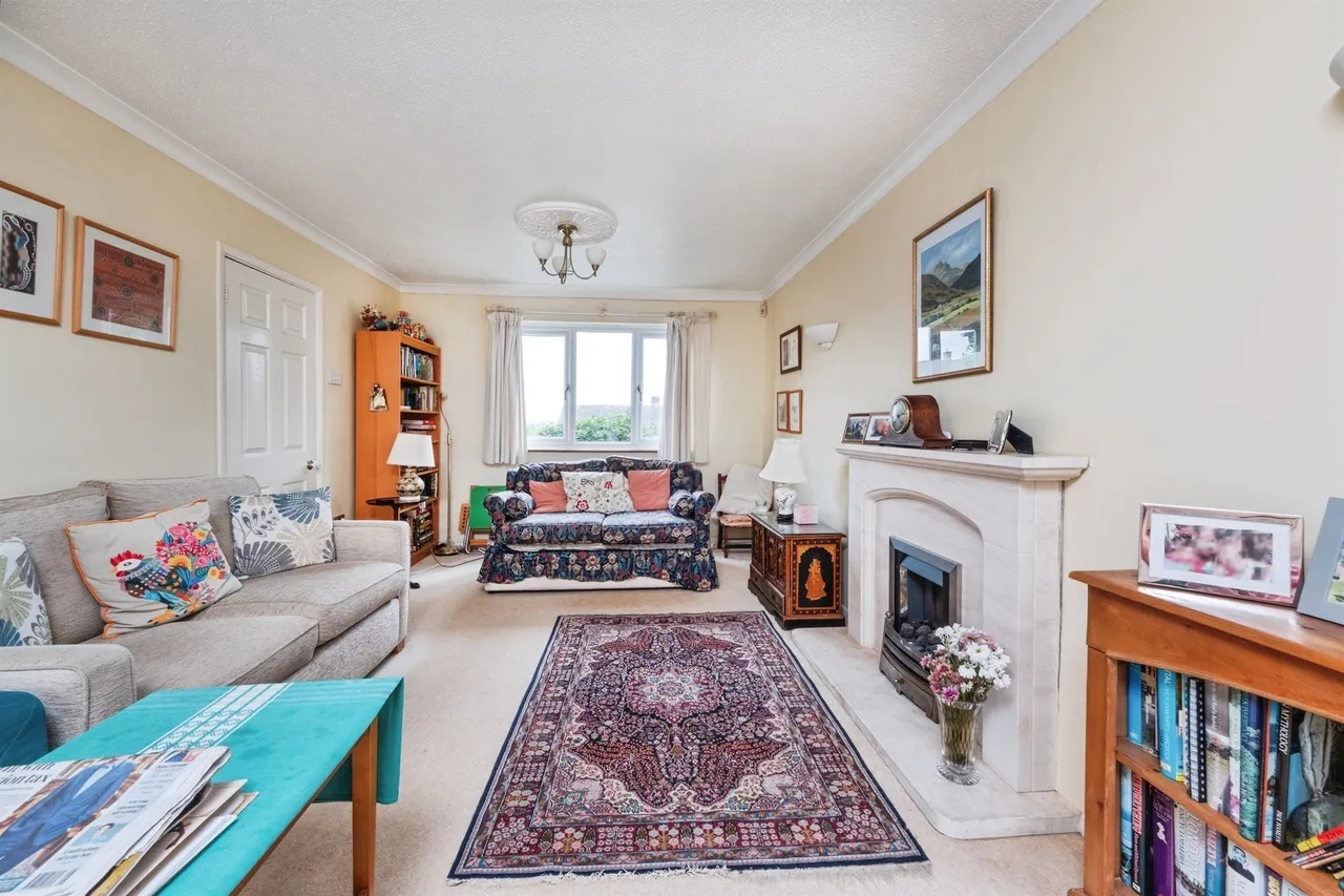 Page Hill Avenue, Buckingham, MK18, photo 3