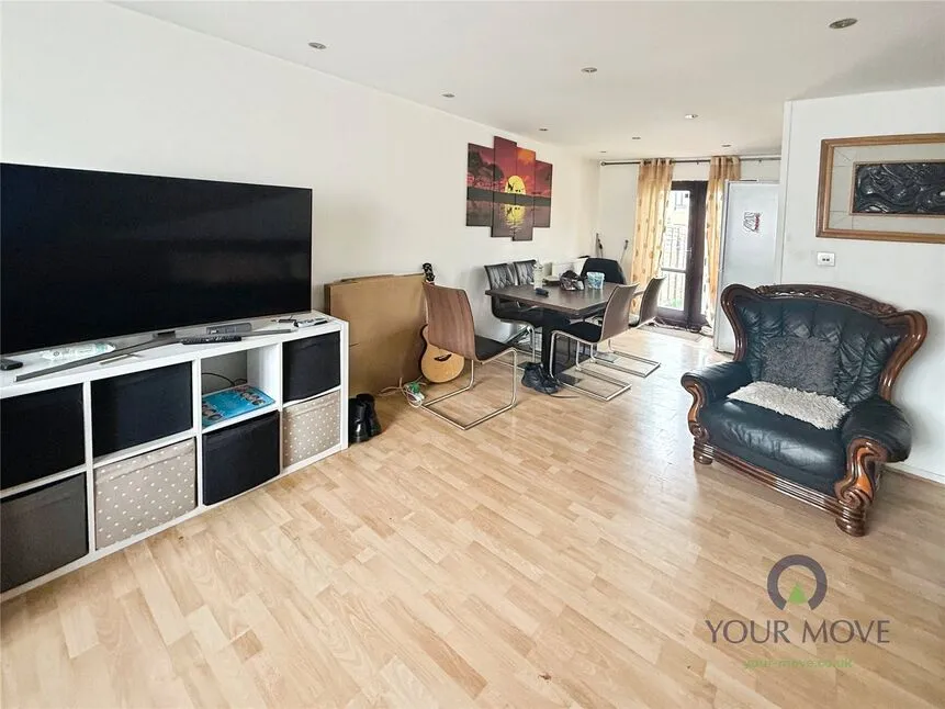 Eastgate Close, London, SE28, photo 2