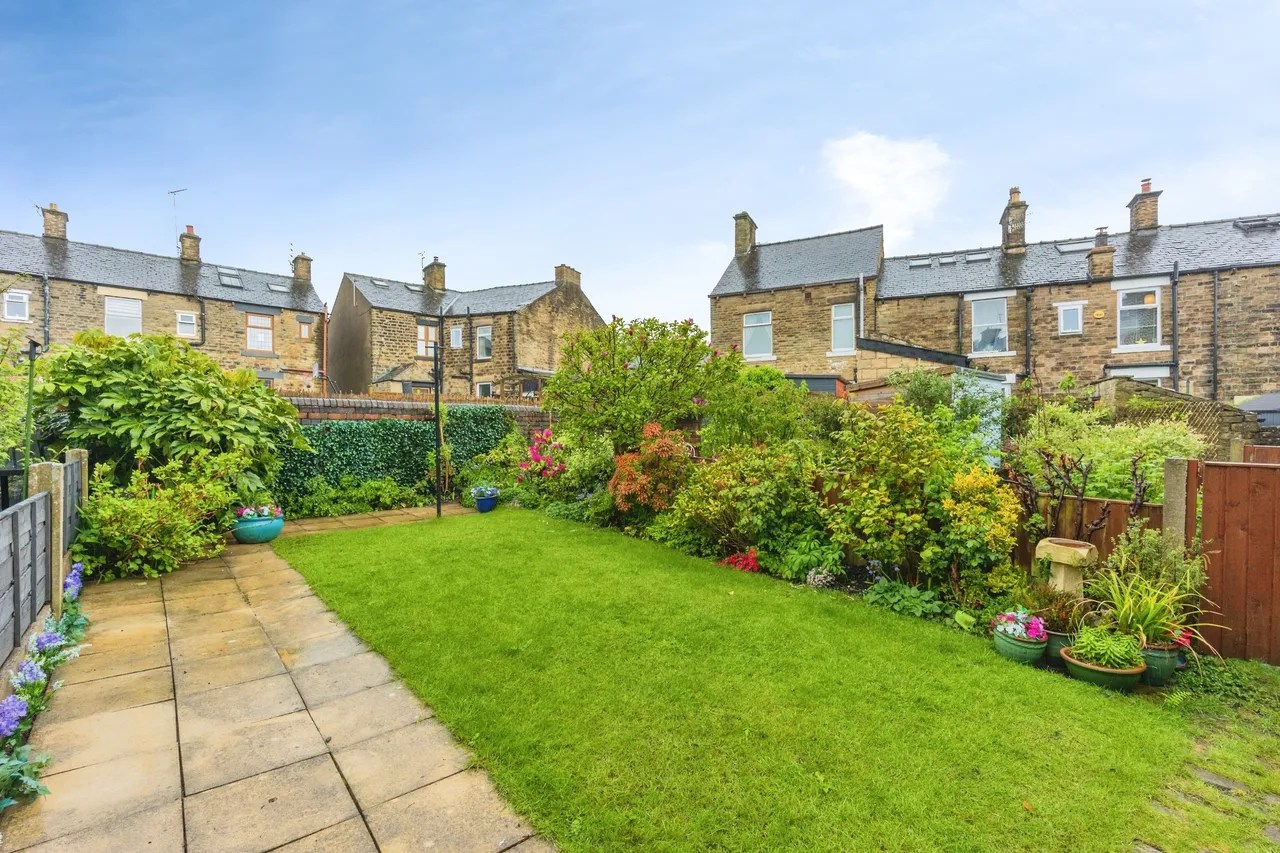 Tredcroft Street, Glossop, SK13, photo 3