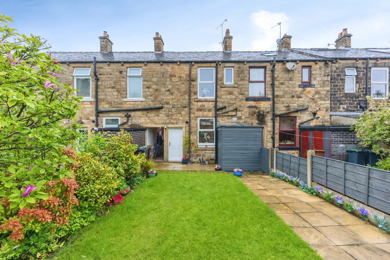 3 bed house for sale, Tredcroft Street, Glossop, SK13