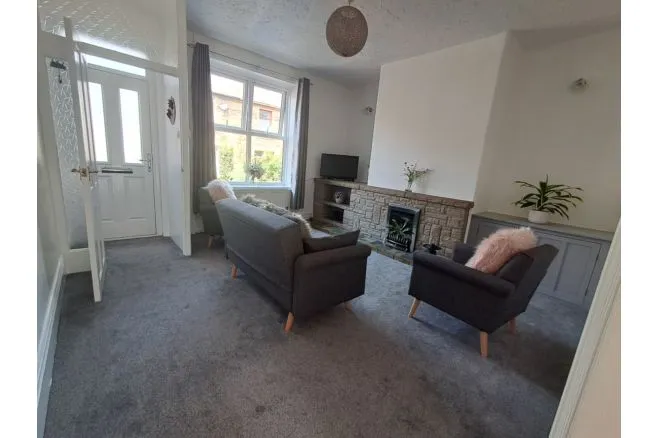 Tredcroft Street, Glossop, SK13, photo 5