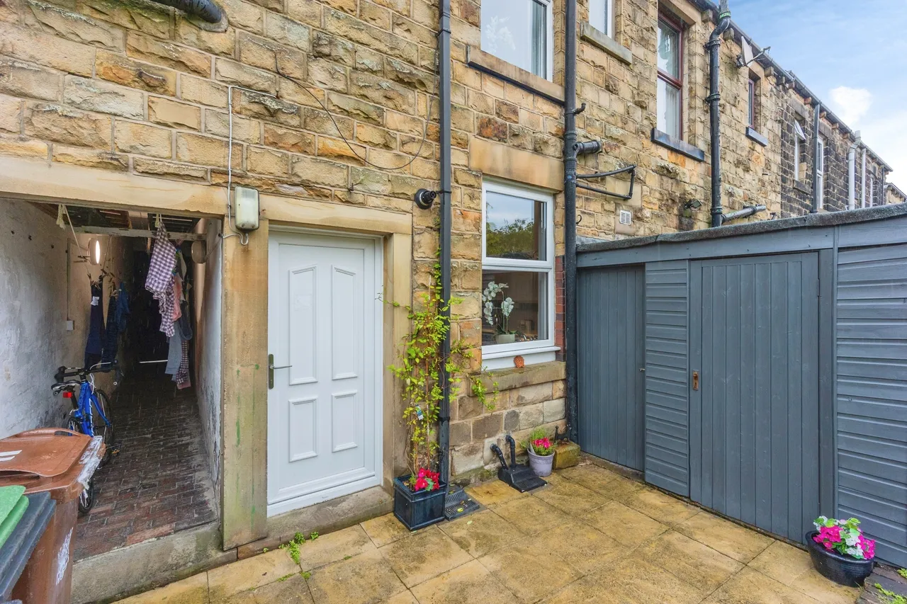 Tredcroft Street, Glossop, SK13, photo 4