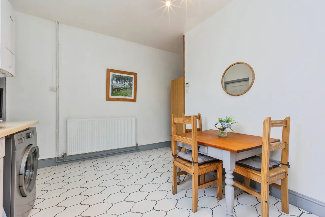 Tredcroft Street, Glossop, SK13, photo 9