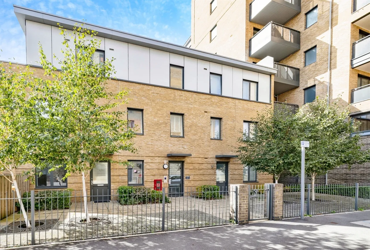 1 bed flat for sale — St. Johns Road, Watford