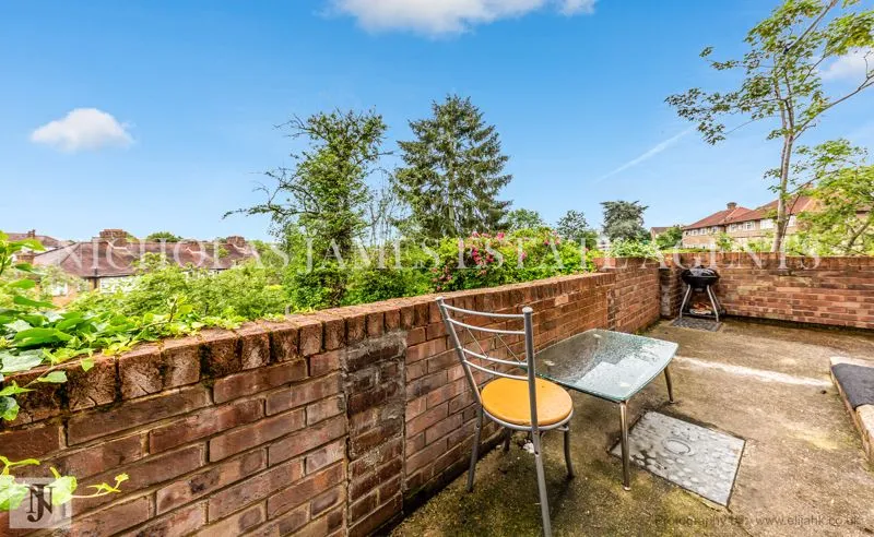 Grosvenor Court, Southgate, N14, photo 9