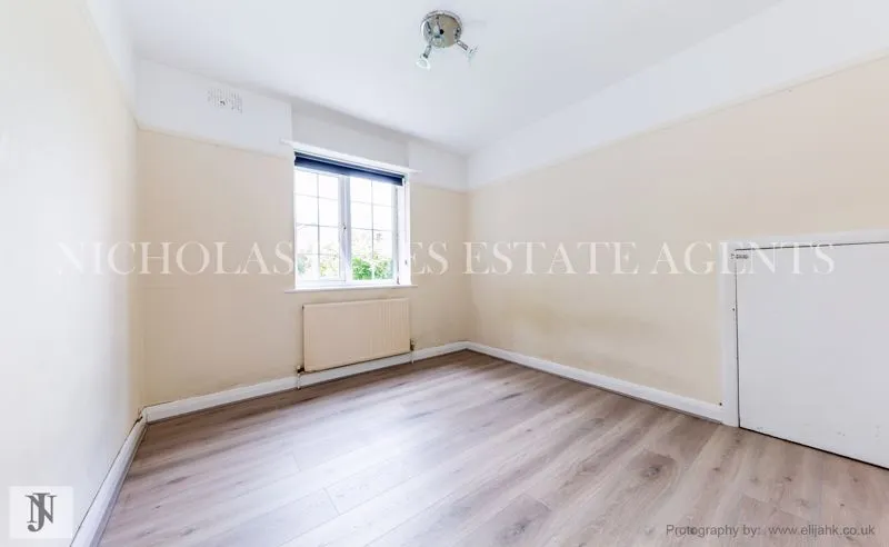 Grosvenor Court, Southgate, N14, photo 7
