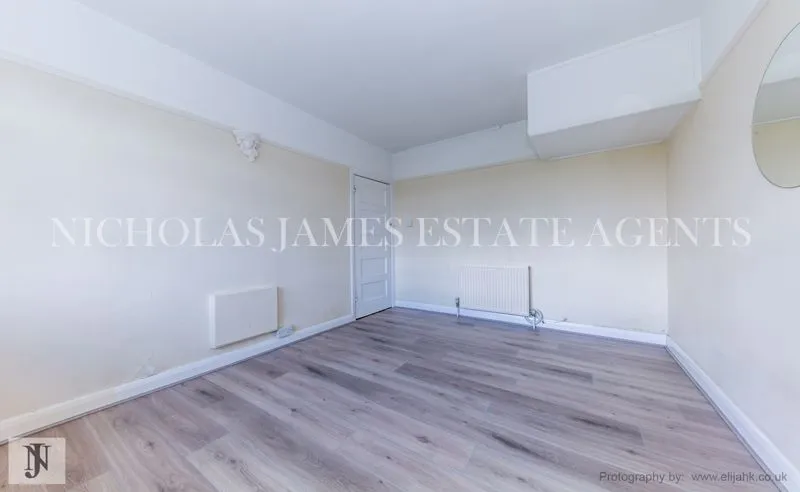 Grosvenor Court, Southgate, N14, photo 6