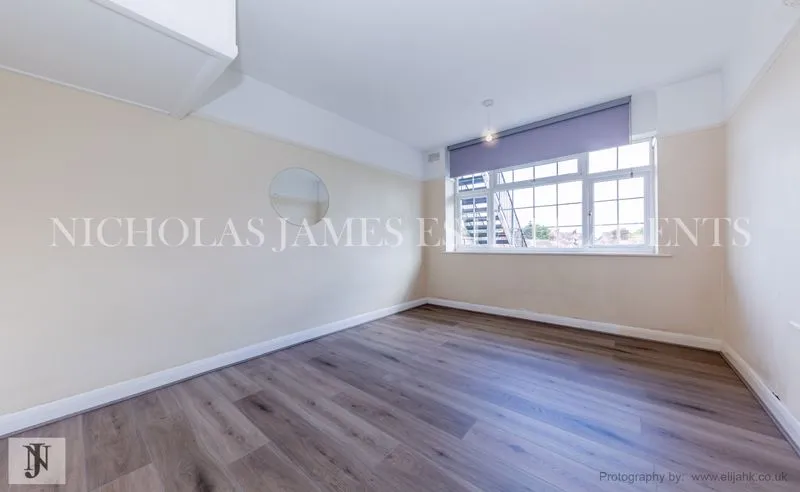 Grosvenor Court, Southgate, N14, photo 5