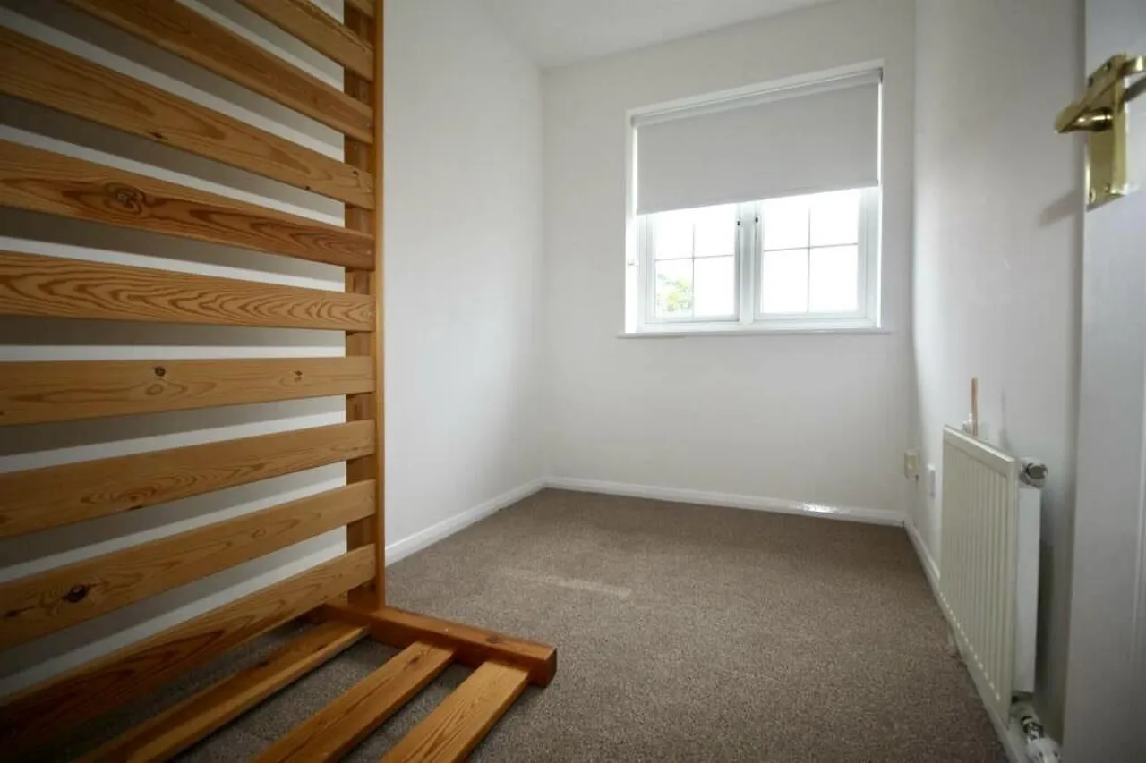 Roberts Close, Cheshunt, photo 13