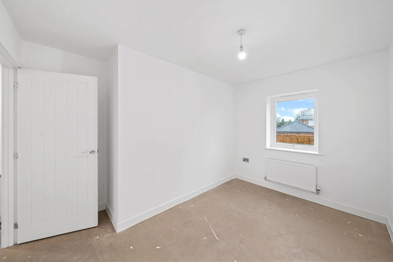 Halis Court, Hale Village, L24, photo 11