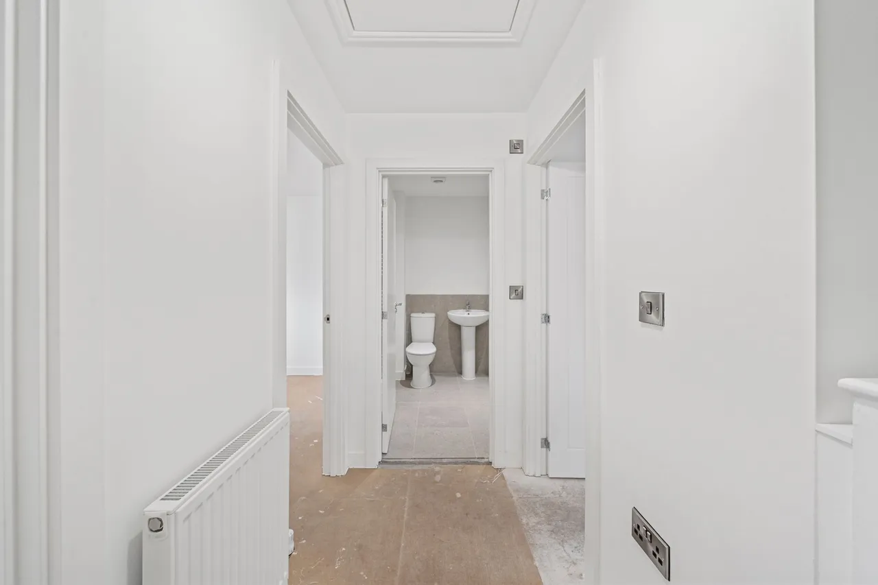 Halis Court, Hale Village, L24, photo 20