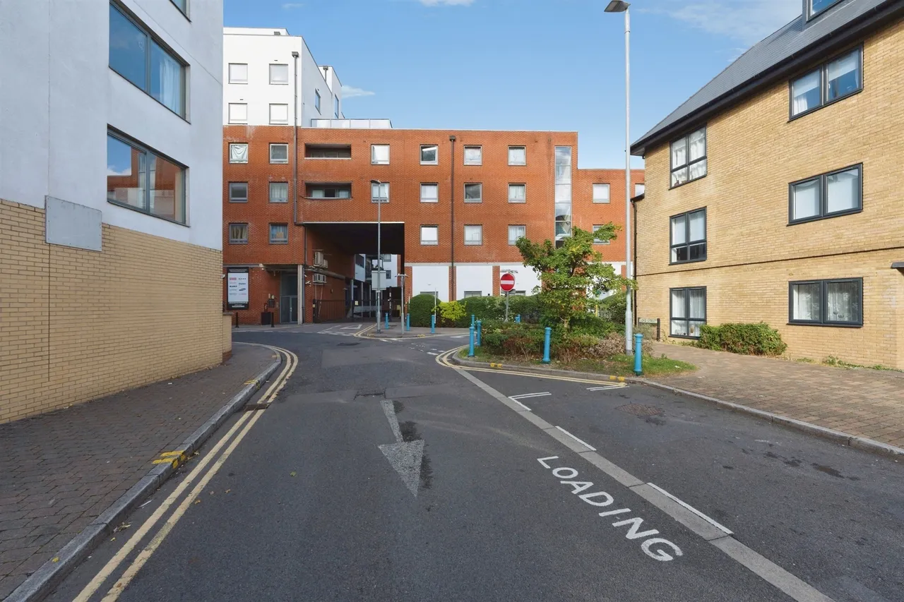 Loates Lane, Watford, WD17, photo 5