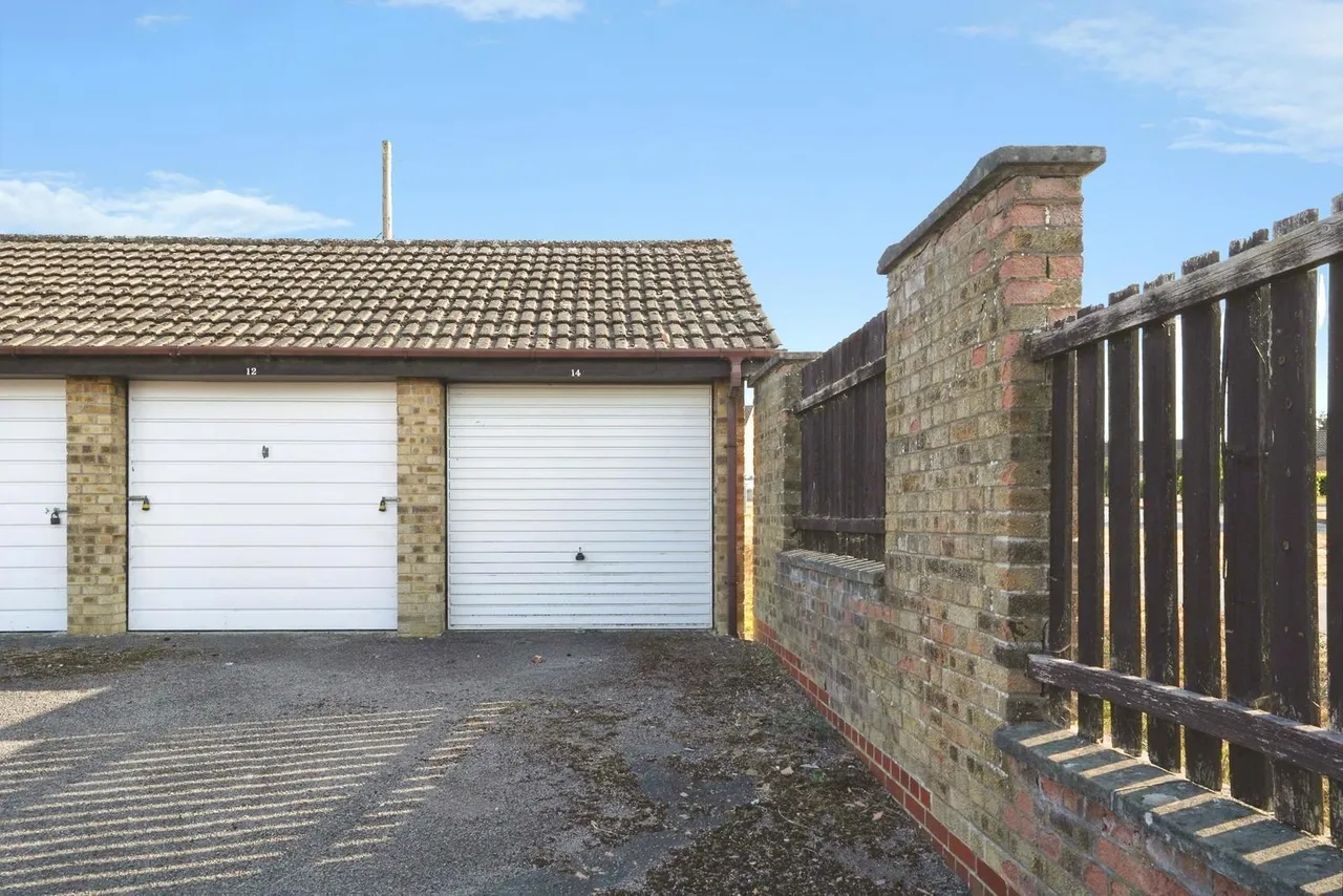 Heron Way, Abbeydale, Gloucester, Gloucestershire, GL4, photo 2