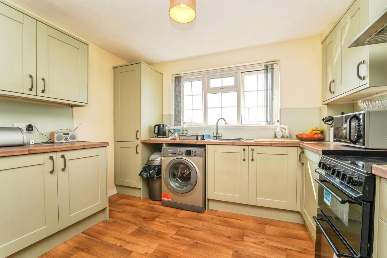 Heron Way, Abbeydale, Gloucester, Gloucestershire, GL4, photo 3