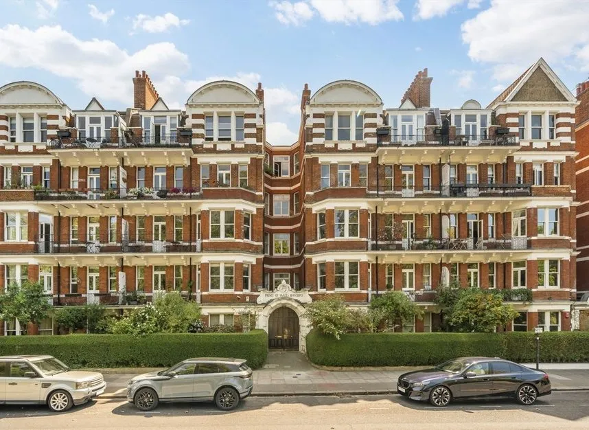 2 bed flat for sale — Prince Of Wales Drive, Battersea, SW11