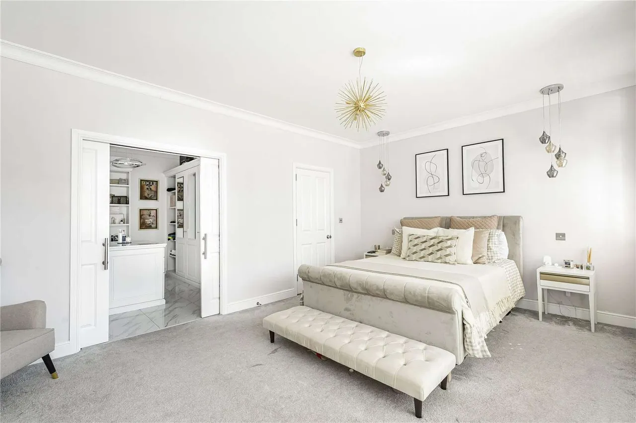 Whitehall Gardens, London, W3 9RD, photo 8