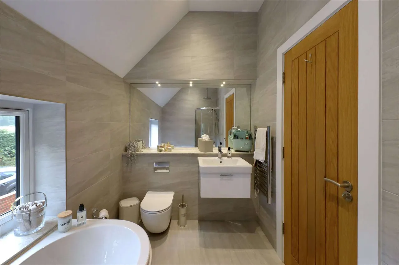 Ledgemore Lane, Great Gaddesden, HP2, photo 15