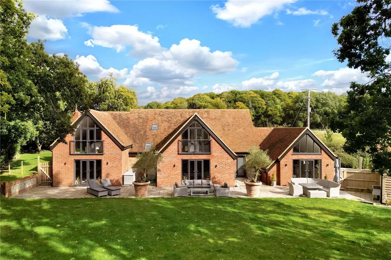 Ledgemore Lane, Great Gaddesden, HP2, photo 22