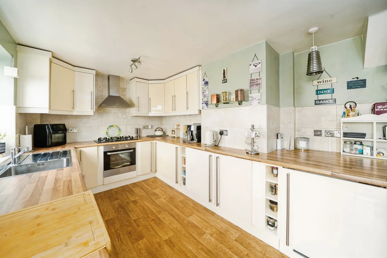 Langmead Place, Crewkerne, TA18, photo 12