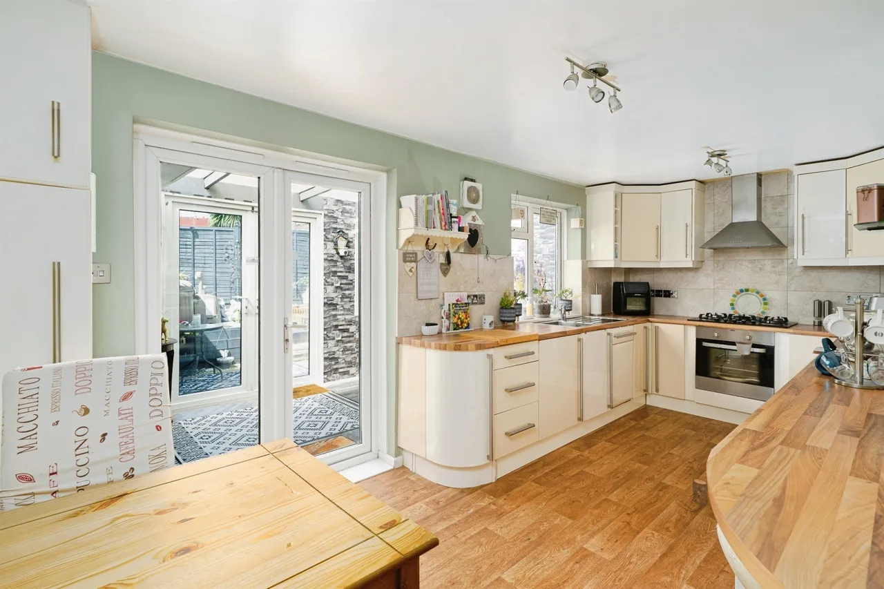 Langmead Place, Crewkerne, TA18, photo 11