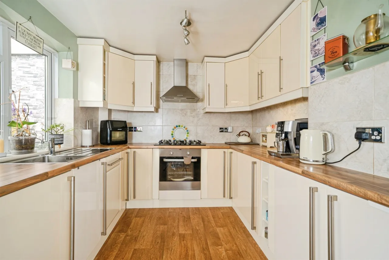 Langmead Place, Crewkerne, TA18, photo 6