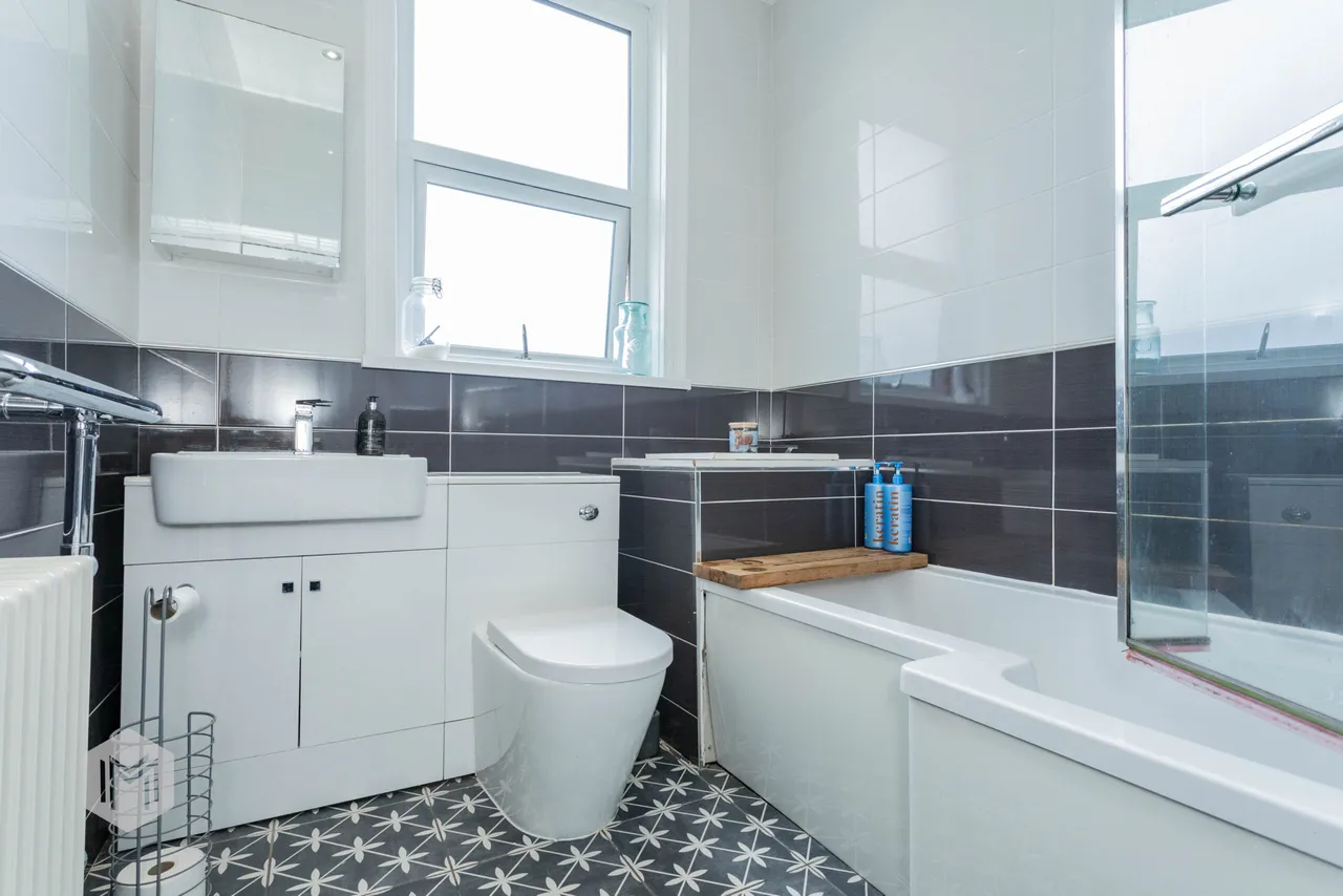 Moorside Avenue, Bolton, BL1 6BE, photo 18