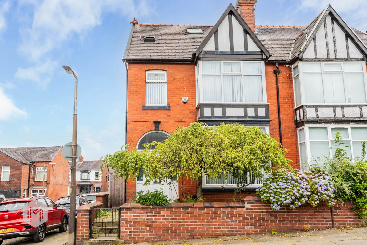 4 bed house for sale — Moorside Avenue, Bolton, BL1 6BE