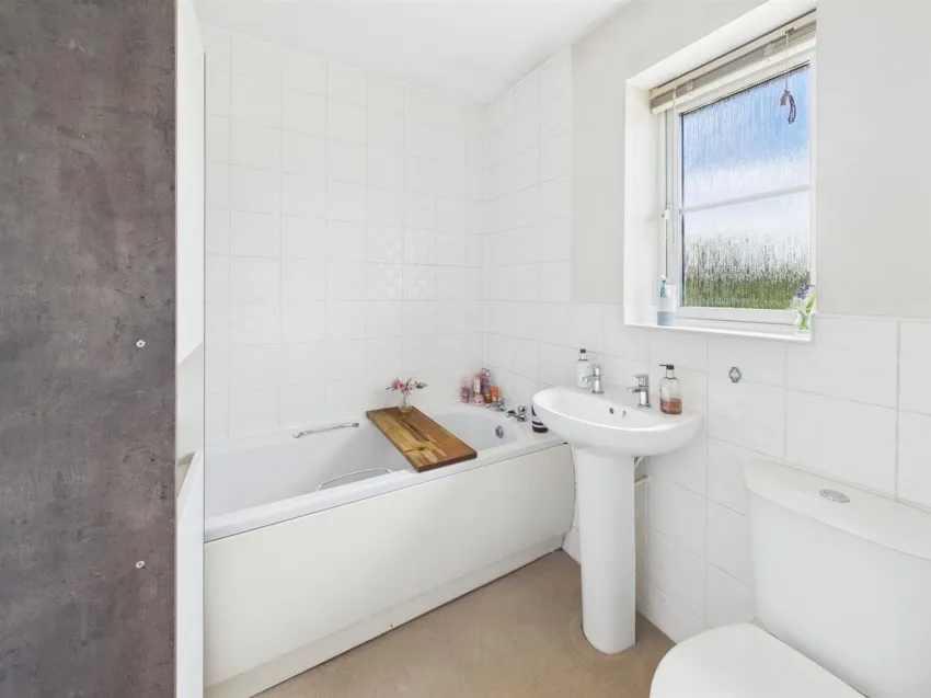 Lea Walk, Hucclecote, photo 15