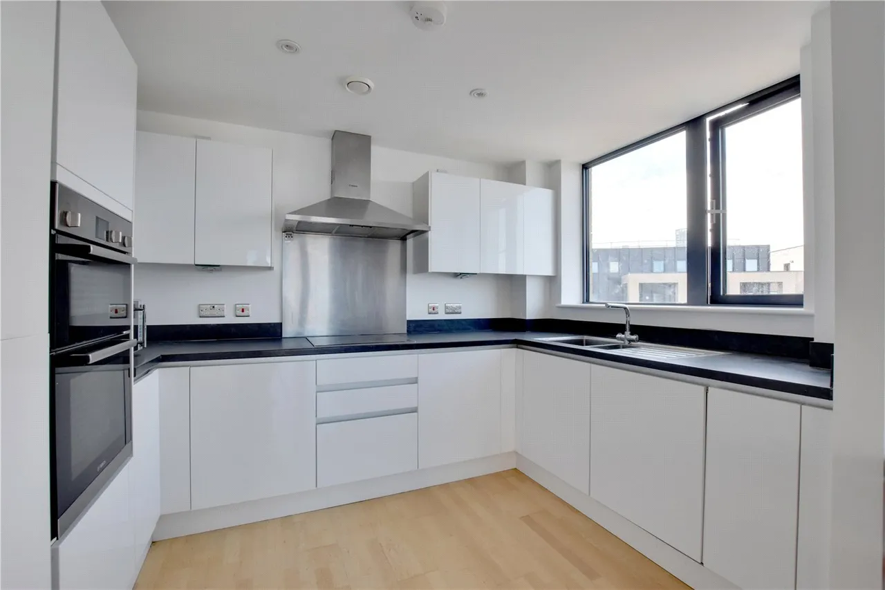 Parkside Avenue, Greenwich, SE10, photo 3